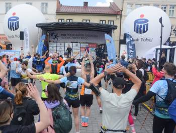 25. PKO Półmaraton dookoła Jeziora Żywieckiego przeszedł do historii. Padły trzy rekordy! - zdjęcie16