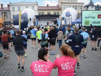 25. PKO Półmaraton dookoła Jeziora Żywieckiego przeszedł do historii. Padły trzy rekordy! - zdjęcie19