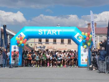 25. PKO Półmaraton dookoła Jeziora Żywieckiego przeszedł do historii. Padły trzy rekordy! - zdjęcie27