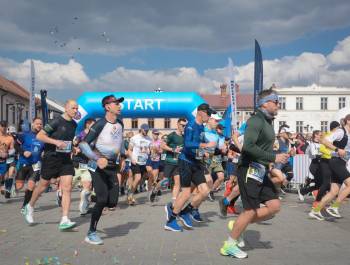 25. PKO Półmaraton dookoła Jeziora Żywieckiego przeszedł do historii. Padły trzy rekordy! - zdjęcie33