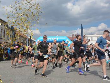 25. PKO Półmaraton dookoła Jeziora Żywieckiego przeszedł do historii. Padły trzy rekordy! - zdjęcie36