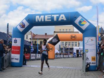 25. PKO Półmaraton dookoła Jeziora Żywieckiego przeszedł do historii. Padły trzy rekordy! - zdjęcie143