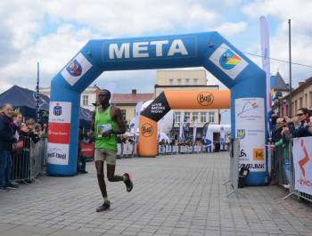 25. PKO Półmaraton dookoła Jeziora Żywieckiego przeszedł do historii. Padły trzy rekordy! - zdjęcie145