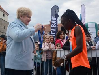 25. PKO Półmaraton dookoła Jeziora Żywieckiego przeszedł do historii. Padły trzy rekordy! - zdjęcie162