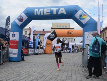 25. PKO Półmaraton dookoła Jeziora Żywieckiego przeszedł do historii. Padły trzy rekordy! - zdjęcie163