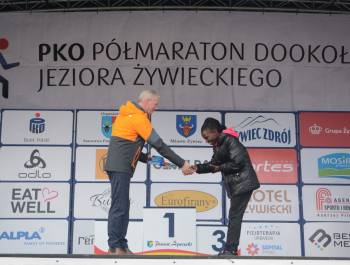 25. PKO Półmaraton dookoła Jeziora Żywieckiego przeszedł do historii. Padły trzy rekordy! - zdjęcie256