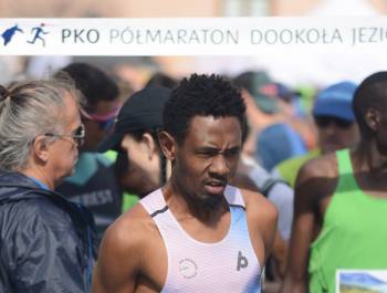 25. PKO Półmaraton dookoła Jeziora Żywieckiego przeszedł do historii. Padły trzy rekordy! - zdjęcie73