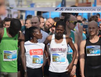 25. PKO Półmaraton dookoła Jeziora Żywieckiego przeszedł do historii. Padły trzy rekordy! - zdjęcie74