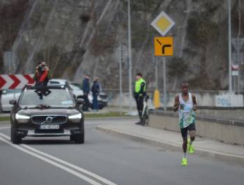25. PKO Półmaraton dookoła Jeziora Żywieckiego przeszedł do historii. Padły trzy rekordy! - zdjęcie135