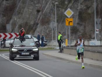 25. PKO Półmaraton dookoła Jeziora Żywieckiego przeszedł do historii. Padły trzy rekordy! - zdjęcie136