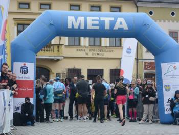 25. PKO Półmaraton dookoła Jeziora Żywieckiego przeszedł do historii. Padły trzy rekordy! - zdjęcie249