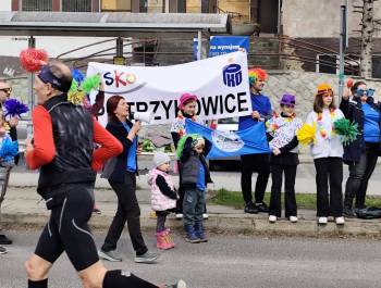 Rozstrzygnięcie konkursu na Najlepszą Strefę Kibica podczas 25. PKO Półmaratonu dookoła Jeziora Żywieckiego - zdjęcie1